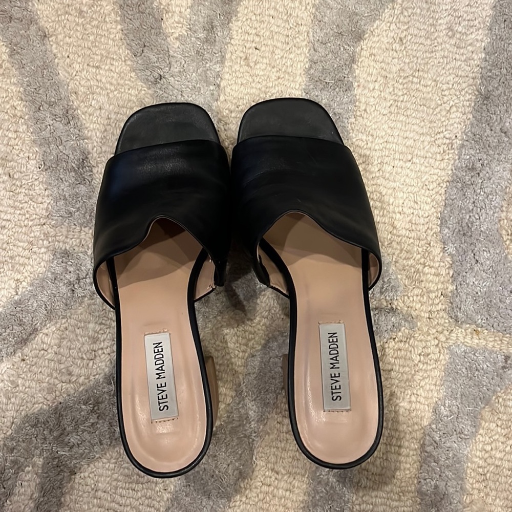 Gently used Steve Madden black leather sandals size 8.5
